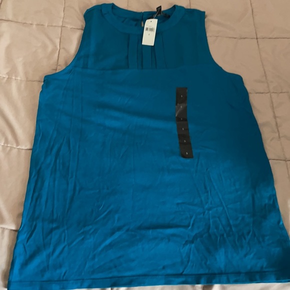 Banana Republic sleeveless top - Picture 3 of 3